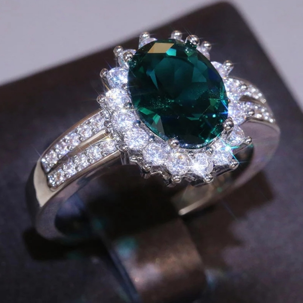 Stunning Green Cubic Zirconia Halo Ring - Picture 1 of 6